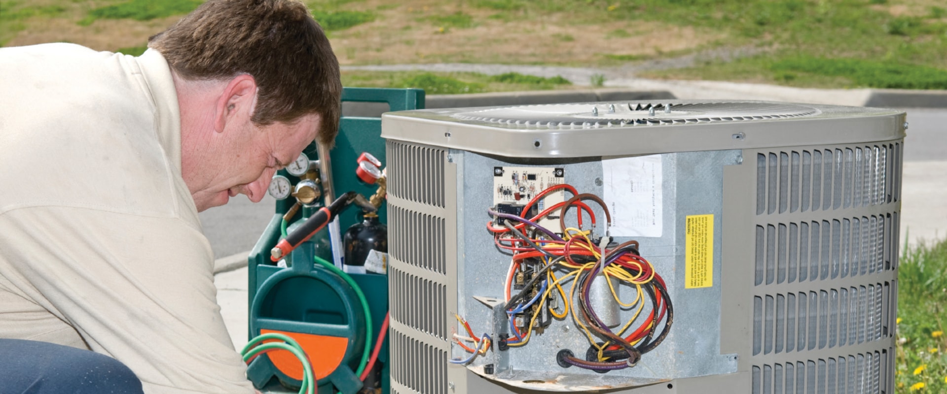 Choosing the Right Thermostat for Your HVAC System in West Palm Beach, FL